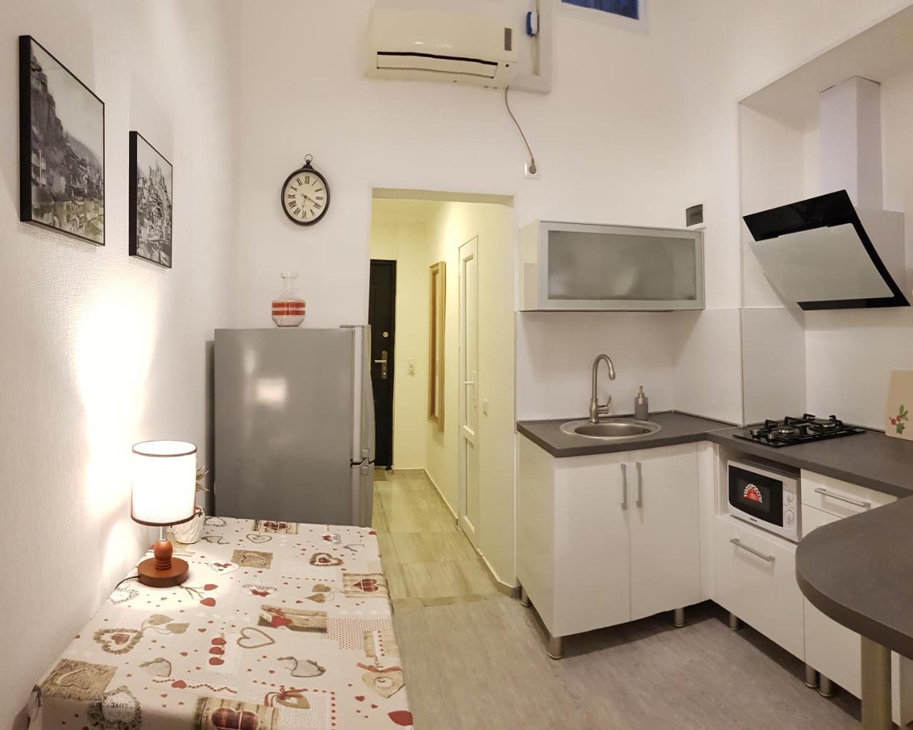 Cozy Apartment In Old Тбилиси Экстерьер фото