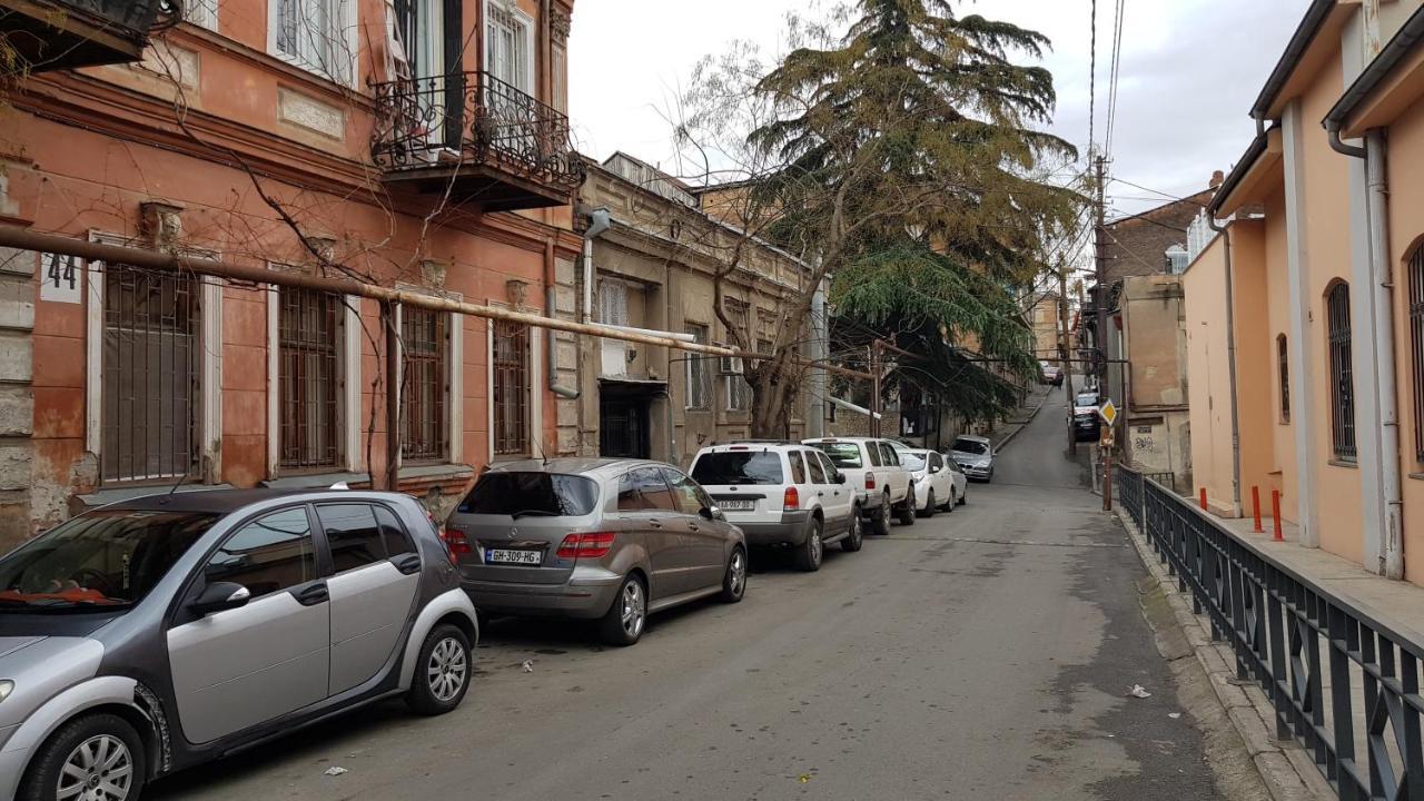 Cozy Apartment In Old Тбилиси Экстерьер фото